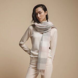 100 % Cashmere Made in Scotland Scarf